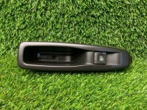 Кнопка стеклоподъемника правая задняя Renault Kaptur 2019 1.6 H4MD429