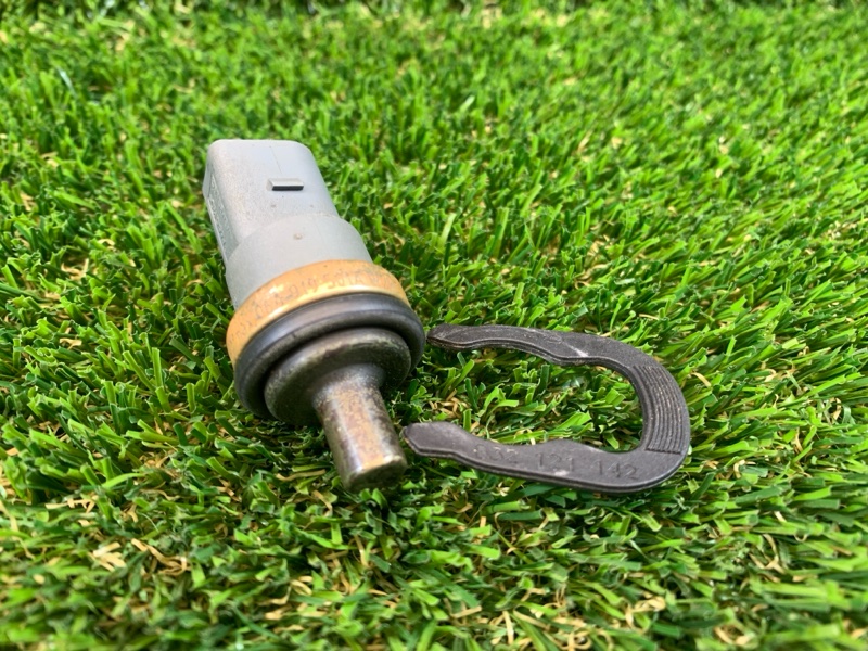 Датчик температуры Volkswagen Polo MK5 1.6 CFNA 2015 (б/у)