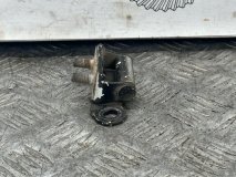 Петля двери багажника левая Toyota Land Cruiser UZJ100 2007