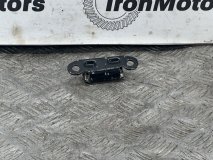 Петля двери багажника правая Toyota Land Cruiser UZJ100 2007