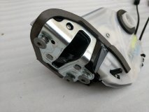 Замок двери левый задний TOYOTA COROLLA CROSS ZSG10 09.2021 - Н.В Замок двери левый задний TOYOTA COROLLA CROSS ZSG10 09.2021 - Н.В