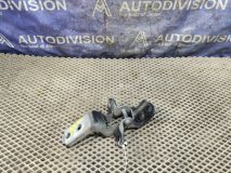 Петли двери левые задние Toyota Kluger V ACU25 2001 ПРОБЕГ 10т 2AZ-FE