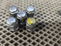 Гайки колесные Suzuki Escudo TDA4W 2010 ПРОБЕГ 72т J24B