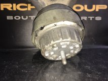 Подушка двигателя левая передняя Audi A6 C6 BKH