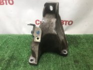 Кронштейн опоры двигателя левый передний Suzuki Grand Vitara 2006 TD54W J20A