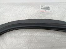Уплотнитель двери левый задний Toyota Land Cruiser 300 2021-2025