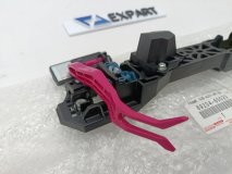 Кронштейн ручки двери левый задний Lexus LX 570 2015-2022