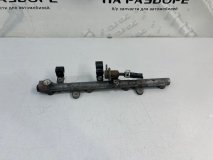 Топливная рейка правая TOYOTA Land Cruiser 200 2010 2UZ-FE