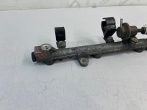 Топливная рейка правая TOYOTA Land Cruiser 200 2010 2UZ-FE