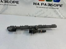 Топливная рейка правая TOYOTA Land Cruiser 200 2010 2UZ-FE