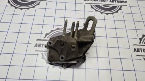 Кронштейн опоры двигателя правый Ford Fiesta CBK 2007 FXJA Кронштейн опоры двигателя правый Ford Fiesta CBK 2007 FXJA