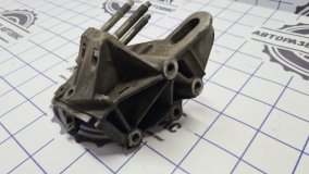 Кронштейн опоры двигателя правый Ford Fiesta CBK 2007 FXJA Кронштейн опоры двигателя правый Ford Fiesta CBK 2007 FXJA