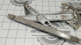 Стеклоподъемный механизм правый передний Toyota Corolla E120 2003 3ZZFE