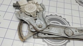 Стеклоподъемный механизм правый передний Toyota Corolla E120 2003 3ZZFE