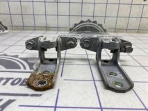 Петля двери правая передняя Mitsubishi Lancer CS3 2007 4G18