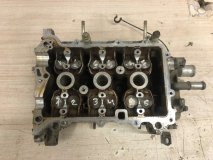 Головка блока цилиндров Toyota Vitz XP90 2005-2010 1KRFE Головка блока цилиндров Toyota Vitz XP90 2005-2010 1KRFE