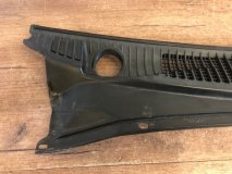 Жабо дворников правое TOYOTA LAND CRUISER 100 1998 - 2007