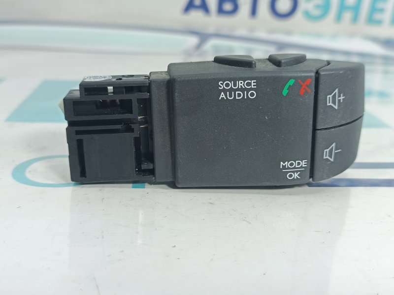 Джойстик управления мультимедия RENAULT KAPTUR F4R410 2018 прав. (б/у)