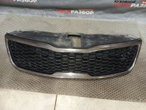 Решетка радиатора передняя Kia Rio