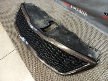 Решетка радиатора передняя Kia Rio