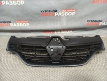 Решетка радиатора Renault Logan 2 2014-2018