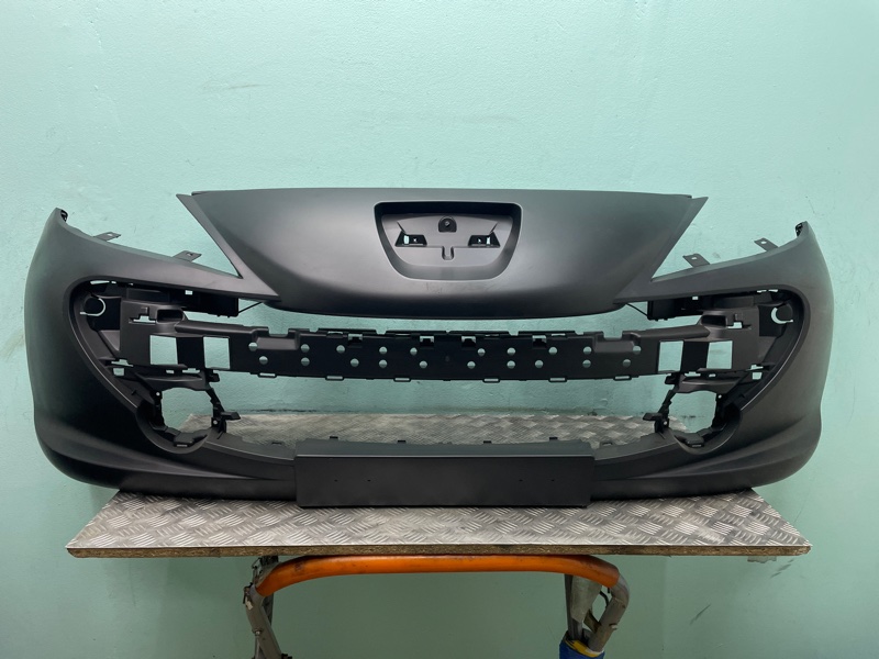 Бампер Peugeot 207 05