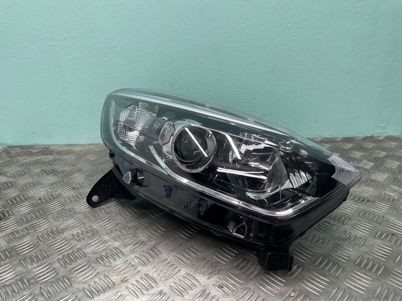 Фара Renault Kaptur 16 прав.