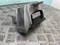 Опора двигателя левая Skoda Octavia Tour 96-10г 1.8