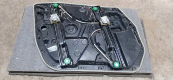 Стеклоподъемник правый передний Mercedes C W205 2014