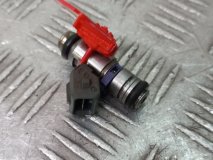 Форсунка бензиновая Volkswagen Bora 1.4 16V Форсунка бензиновая Volkswagen Bora 1.4 16V