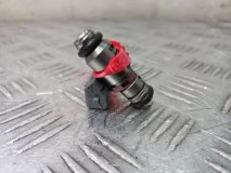 Форсунка бензиновая Volkswagen Bora 1.4 16V Форсунка бензиновая Volkswagen Bora 1.4 16V