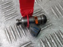 Форсунка бензиновая Volkswagen Golf 4 1.4 16V Форсунка бензиновая Volkswagen Golf 4 1.4 16V