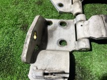 Петля двери багажника задняя Mitsubishi Pajero V45W 1998 6G74 Петля двери багажника задняя Mitsubishi Pajero V45W 1998 6G74