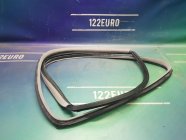 Уплотнительная резинка правая задняя Toyota Opa ZCT10 2004 1ZZFE