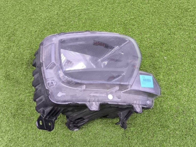 Фара ксеноновая Hyundai Staria лев. (б/у)