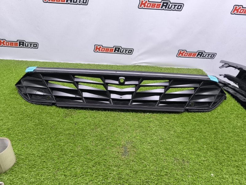 Решетка радиатора Hyundai Elantra 7 РЕСТ (б/у)