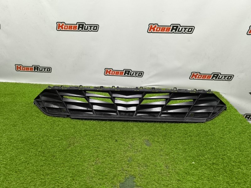 Решетка радиатора Hyundai Elantra 7 РЕСТ (б/у)