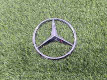 Эмблема Mercedes C