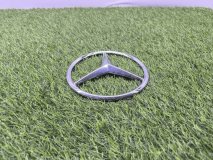 Эмблема Mercedes C
