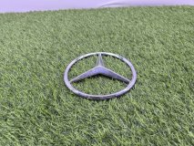 Эмблема Mercedes C