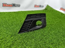 Решетка в бампер левая передняя AUDI A8 Решетка в бампер левая передняя AUDI A8