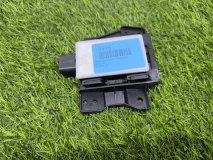 Датчик слепых зон правый передний Genesis G90 RS4