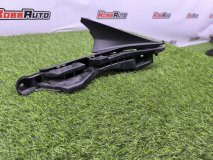 Кронштейн бампера правый передний Porsche Taycan