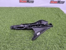 Кронштейн бампера правый передний Porsche Taycan