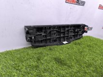 Кронштейн верхней панели захлопывания Mercedes EQE V295