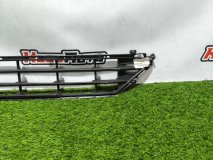 Решетка в бампер передняя Volvo XC60 2017-