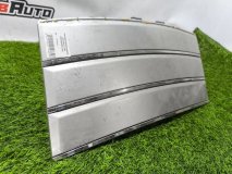 Накладка двери правая передняя Land Rover Range Rover L405