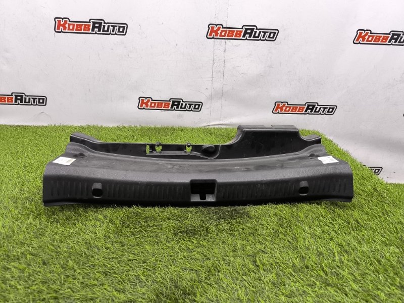 Накладка крышки багажника Mercedes E W213 (б/у)