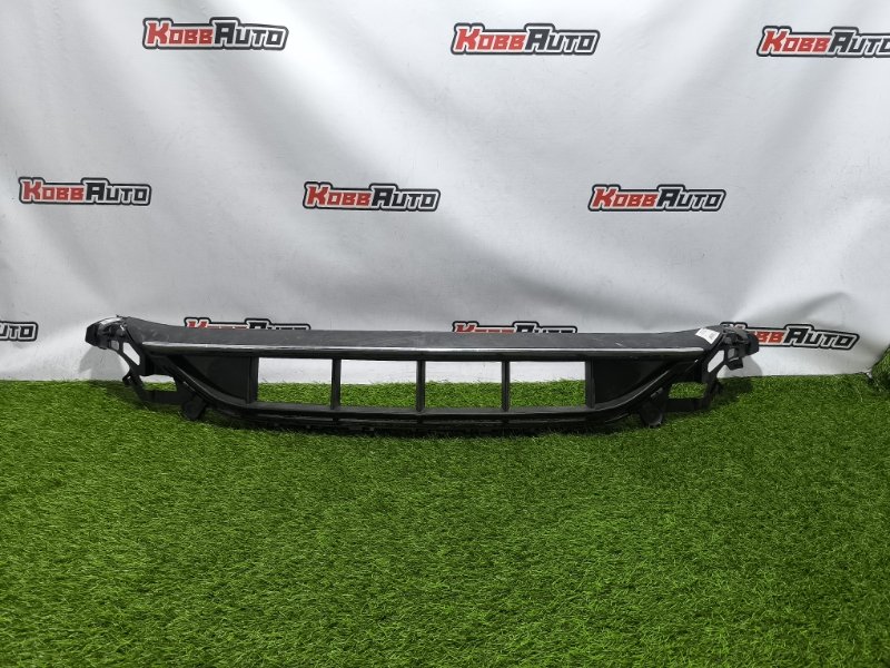 Решетка в бампер Mercedes E W213 (б/у)