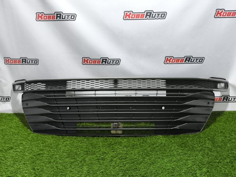 Решетка в бампер Toyota Sienna 4 2020 перед. (б/у)